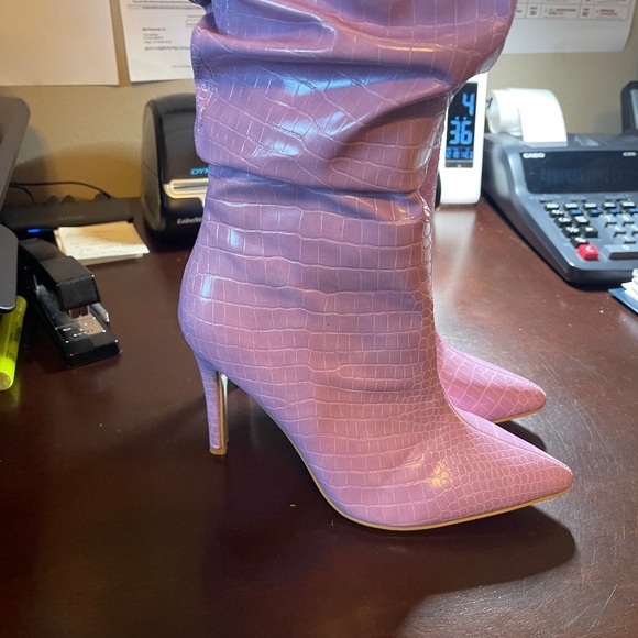 Pink Metallic Dagget Western Boots Size 6.5M. - Picture 4 of 5